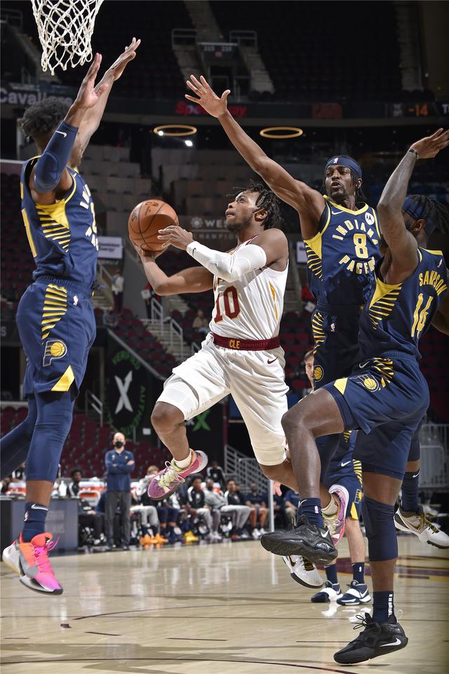 场的年轻球 场的年轻球