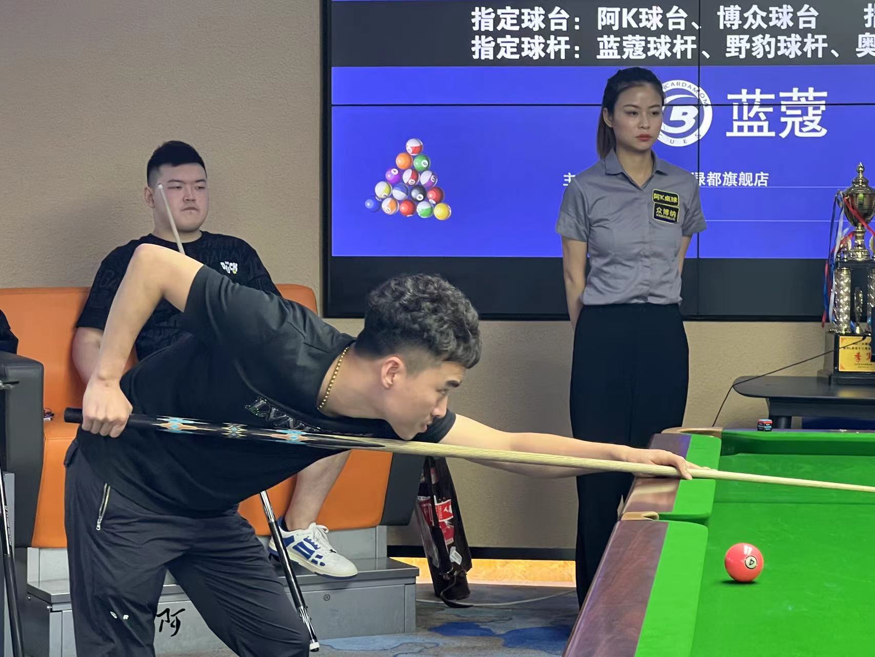 红区与毒圈 红区与毒圈